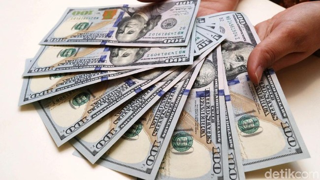 Dolar AS Sudah Rp 14.200, Masih Bisa Santai?