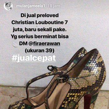 Mulan Jameela jual sepatu.