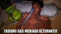 Mereka membutuhkan supply oksigen dari tabung dan oksigen regulator untuk menjaga aliran oksigen ke dalam tubuh pada jumlah yang dibutuhkan. Foto: Internet