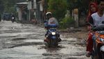 Penampakan Jalan yang Dijadikan Tempat Mancing Remaja Banten