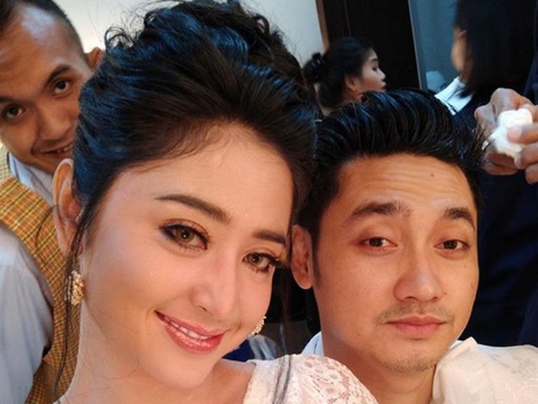 Foto: Dewi Persik dan Angga (Dok. Instagram/anggawijaya88) Foto: Dewi Persik dan Angga (Dok. Instagram/anggawijaya88)