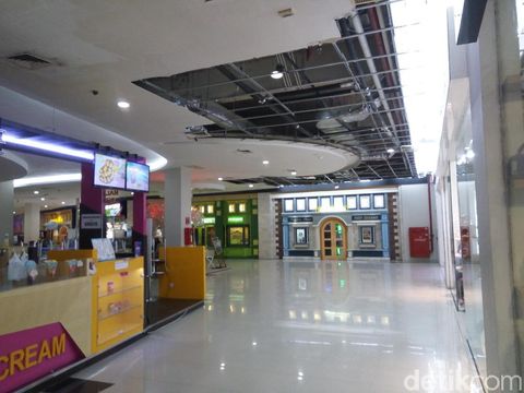 Plafon di Solo Paragon Mall Ambrol, Ini Kata Manajemen