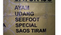 Ada menu ayam, udang dan seefoot di warung ini. Maksudnya seafood kali ya. Foto: Istimewa