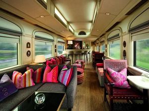 Sensasi Naik Kereta Mewah Bergaya Jadul di Peru