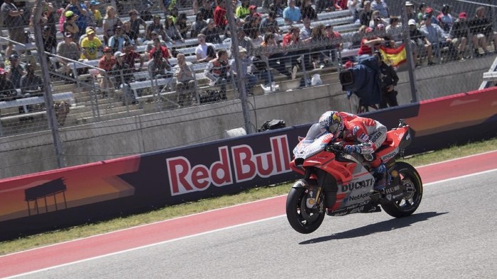 AUSTIN, TX - APRIL 22:  Andrea Dovizioso of Italy and Ducati Team heads down a straight during the MotoGP race during the MotoGp Red Bull U.S. Grand Prix of The Americas - Race at Circuit of The Americas on April 22, 2018 in Austin, Texas.  (Photo by Getty Images/Getty Images)