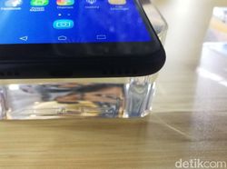 Aksi Zenfone 5Q dan Zenfone Max yang Menggoda
