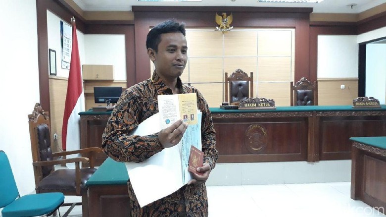 Sah! Akhirnya Kentut Ganti Nama Jadi Ihsan Hadi Sah! Akhirnya Kentut Ganti Nama Jadi Ihsan Hadi