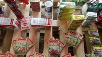 Selain senjata, ransum milik pasukan juga dipamerkan.