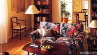 Katalog IKEA di 1992 ditmapilkan sofa bermotif bunga. Pinterest/Istimewa.
