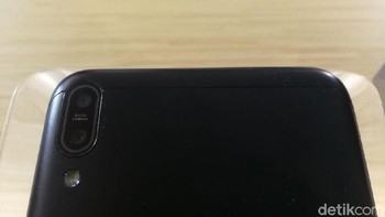 Punya kamera ganda yang berukuran 16 MP dan 5 MP. Foto: Muhammad Alif Goenawan/detikINET