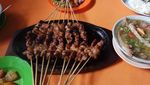 Netizen Pilih Pamer Sate Kambing Tegal dengan Sambal Kecap yang Nikmat