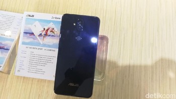 Ponsel ini punya ROM 64 GB dan sudah menjalankan sistem operasi Android 8.0 Oreo. Foto: Muhammad Alif Goenawan/detikINET