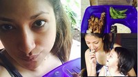 Gaya hidup sehat ini pun menular pada anak-anaknya, Oceans Camilla dan Raisya. (Foto: Instagram/raazharita)