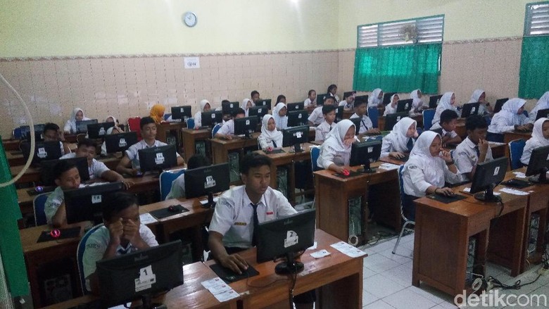 Kemendikbud Janji UNBK SMP Hari Kedua Lebih Baik Kemendikbud Janji UNBK SMP Hari Kedua Lebih Baik