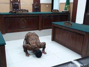 Kentut Sujud Syukur saat Namanya Resmi Diganti Ihsan Hadi
