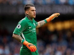 Di urutan ke-15 ada kiper Manchester City Ederson Moraes. Ia ditaksir seharga 102 juta euro (Rp1,7 triliun). Foto: Lee Smith/Action Images via Reuters