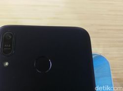 Aksi Zenfone 5Q dan Zenfone Max yang Menggoda