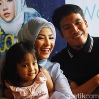 Meski cukup menantang, Natasha Rizky mengaku menjadi pribadi yang lebih baik setelah menikah. Ia merasa karir, pertemanan, hingga rezekinya menjadi lebih baik. Foto: Silmia Putri/Wolipop