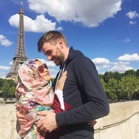 Pasangan ini menikah sekitar dua tahun yang lalu. Michael Ruppert yang merupakan seorang traveler, jatuh hati pada Adin Lubis saat ia berkunjung ke Indonesia. Foto: Instagram