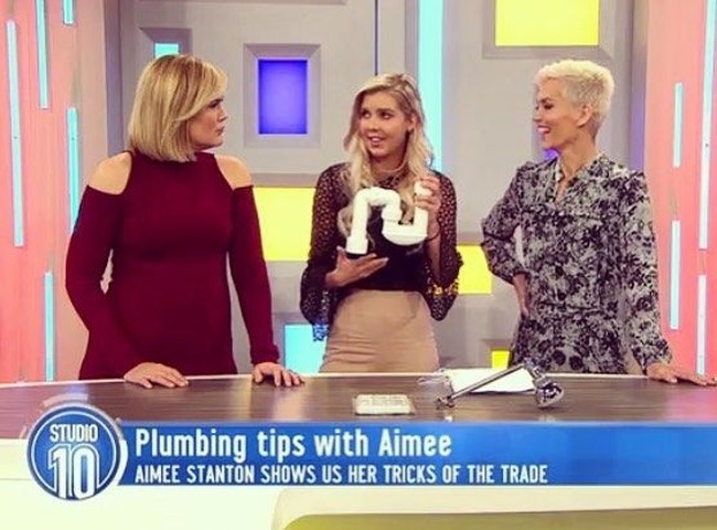 Namun semua itu terbayarkan karena Aimee memenangkan penghargaan Best Female Apprentice dari Air Conditioning and Mechanical Contractors Association (ACMCA). Selain itu, Aimee juga menjadi terkenal pasca muncul di acara televisi. Foto: Instagram Aimee Stanton