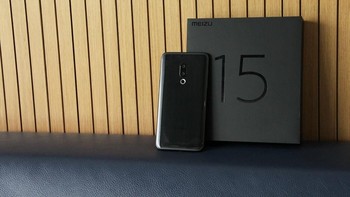 Ponsel ini ditenagai Snapdragon 660 dan RAM 4 GB. Ada dua pilihan ruang penyimpanan, yakni 64 GB dan 128 GB.  Foto: Sina Mobile