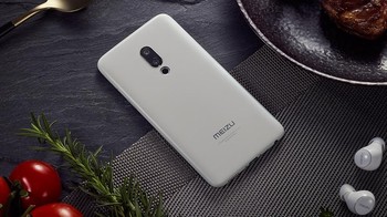 Meizu hanya memberikan ruang penyimpanan 64 GB. Untuk baterainya berkapasitas 3.000 mAh.  Foto: Sina Mobile