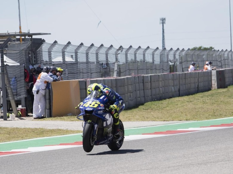 Rossi Benar-benar Khawatir dengan Honda Rossi Benar-benar Khawatir dengan Honda