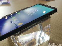 Aksi Zenfone 5Q dan Zenfone Max yang Menggoda
