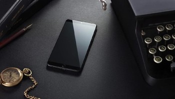 Untuk Meizu 15 Plus dijual 2.999 yuan atau Rp 6,6 juta untuk versi 64 GB. Sedangkan varian 128 dilepas 3.299 yuan atau Rp 7,3 juta. Meizu 15 Lite bakal dipasarkan seharga 1.699 yuan atau sekitar Rp 3,8 juta.Foto: Meizu 