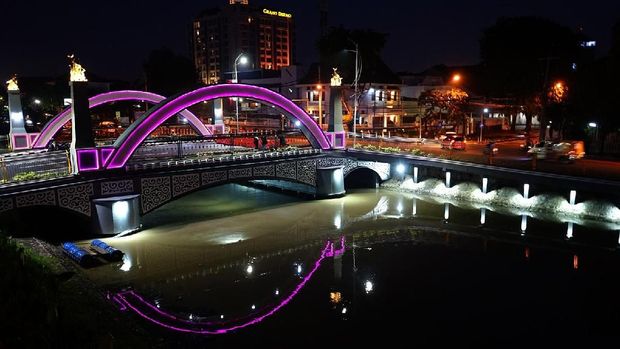 Truk Sampah dan Damkar Dipakai Tes Kekuatan Jembatan Ujung Galuh