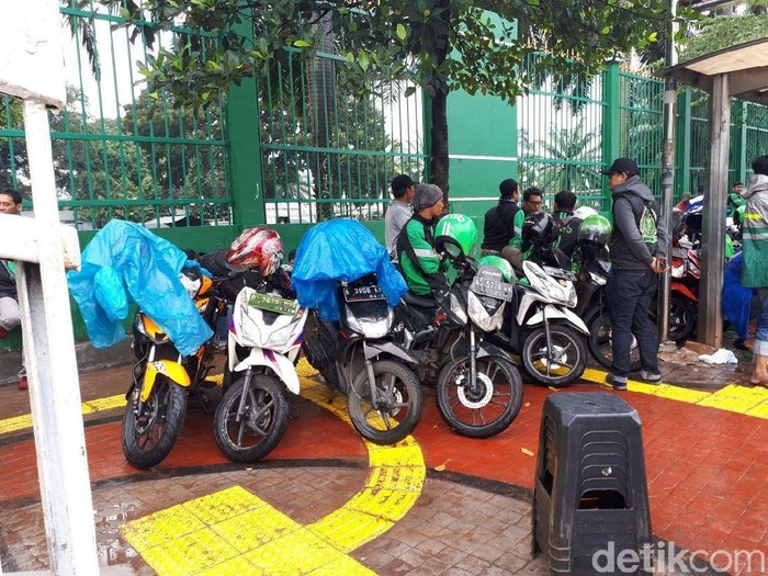 Hati-hati ancaman kelelahan di jalan. (Foto: Noval Dhwinuari Antony-detikcom) Hati-hati ancaman kelelahan di jalan. (Foto: Noval Dhwinuari Antony-detikcom)