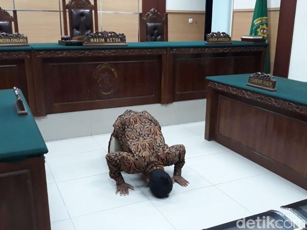 Sujud Syukur Kentut yang Akhirnya Ganti Nama Jadi Ihsan Hadi