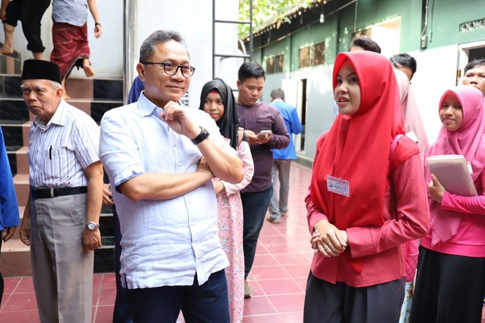 Ke Kampung Inggris, Ketua MPR Beberkan Pentingnya Bahasa Asing