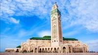 Masjid Hassan II dibangun tahun 1986, dan selesai 7 tahun kemudian. Masjid ini diinisiasi oleh Raja Hassan II untuk mengenang kepergian Raja Mohamed V di tahun 1961. (mosquee-hassan2.com)