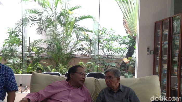 Rizal Ramli dan Kwik Kian Gie/Foto: Puti Aini Yasmin/detikFinance Rizal Ramli dan Kwik Kian Gie/Foto: Puti Aini Yasmin/detikFinance