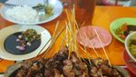 Netizen Pilih Pamer Sate Kambing Tegal dengan Sambal Kecap yang Nikmat