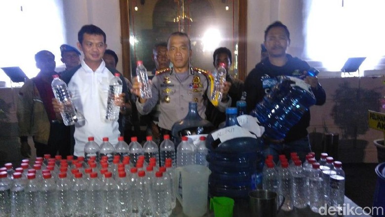 Ini Cara Polisi Temukan 3 Penjual Miras Oplosan Tewaskan 3 Orang Ini Cara Polisi Temukan 3 Penjual Miras Oplosan Tewaskan 3 Orang