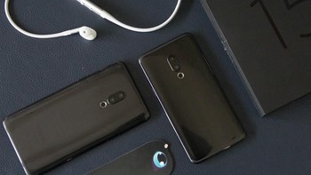 Sementara kamera depannya 20 MP.  Foto: Sina Mobile