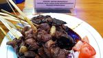 Netizen Pilih Pamer Sate Kambing Tegal dengan Sambal Kecap yang Nikmat