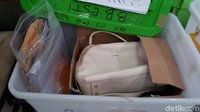 Tas juga dibawa untuk barang bukti soal kepemilikan.
