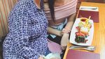 Pose Cantik dan Seksi Kimberly Ryder Saat Makan Pastry hingga Crepes