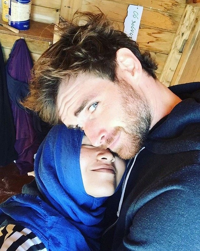 Tak hanya orang Indonesia, banyak muslim dari berbagai negara menyukai romantisme pasangan ini. I love your story. Islam accept interracial marriage, tulis akun bernama Heyn bin Faroq. Foto: Instagram