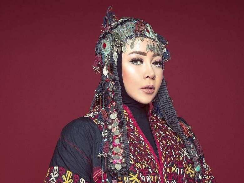 Melly Goeslaw yang Murka karena Dibully dan Tak Ingin Ambil Jalur Hukum Melly Goeslaw yang Murka karena Dibully dan Tak Ingin Ambil Jalur Hukum