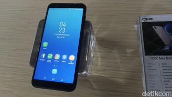 Zenfone Max punya layar IPS 5,5 inch HD (1440 x 720).  Foto: Muhammad Alif Goenawan/detikINET