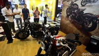 Model terbaru ini telah dibekali kontrol traksi elektronik hingga cruise control.