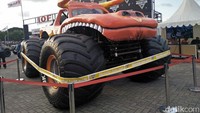 Dengan badan yang bongsor serta desain unik membuat El Toro Loco menjadi pusat perhatian pengunjung. Foto: Ruly Kurniawan