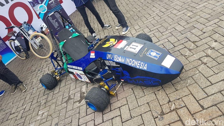 Mobil Mahasiswa di IIMS 2018. Foto: Khairul Imam Ghozali Mobil Mahasiswa di IIMS 2018. Foto: Khairul Imam Ghozali