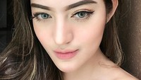 Kecantikannya banyak yang mengatakan seperti barbie. Foto: Dok. Instagram/tanayalyssia