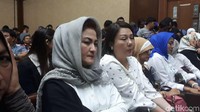 Deisti tampak serius mendengarkan satu per satu pembacaan vonis (Foto: Haris Fadhil/detikcom)