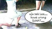 Sunat dilakukan supaya pria lebih mudah mencuci dan membersihkan bagian intimnya, sehingga kebersihannya terjaga. Foto: Internet